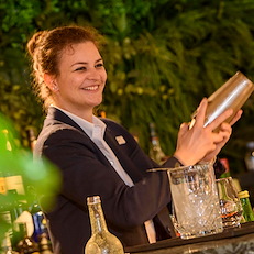 Célia Cazals, Chef Barmaid